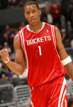 意媒：桑德兰想先租后买从米兰签圣地亚哥，已联系球员经纪人（意媒：桑德兰欲从米兰引进圣地亚哥，采取先租后买方案，已与其经纪人接洽）