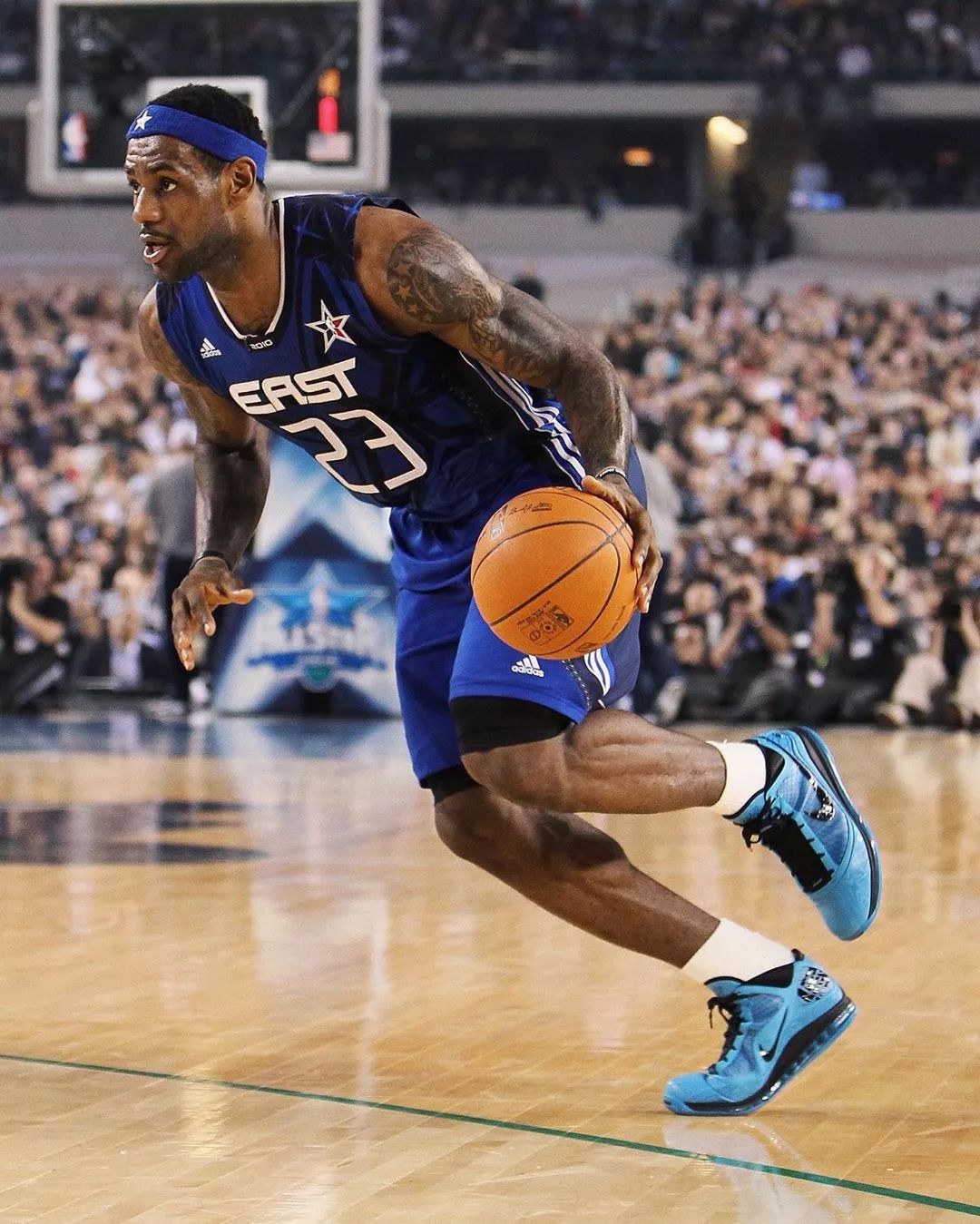 帕夫洛维奇：教练跟我说过，莱奥向前跑的时候要设法创造空间（帕夫洛维奇：教练叮嘱我，莱奥前插要主动创造空间）