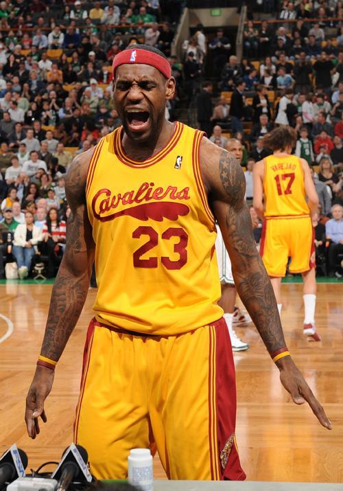 剑南春｜那不勒斯2-1尤文，霍伊伦双响，伊尔迪兹难救主（剑南春｜那不勒斯2-1力擒尤文，霍伊伦梅开二度，伊尔迪兹难挽败局）