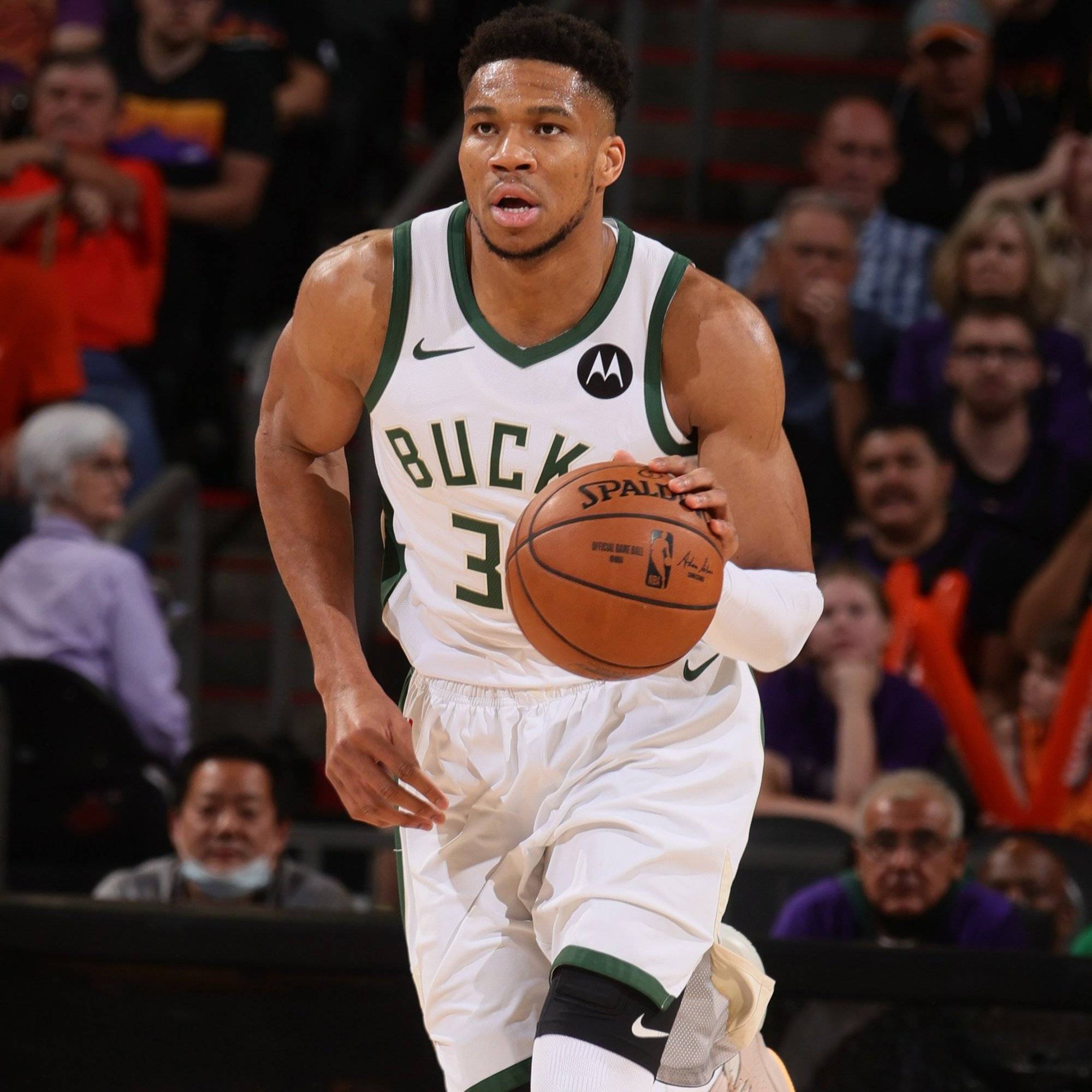 尤文官方：弗朗西斯科-孔塞桑当选队内10月最佳球员（尤文官宣：弗朗西斯科-孔塞桑荣膺球队十月最佳）