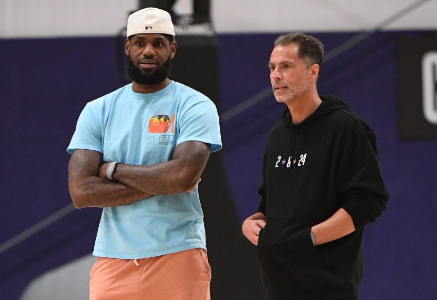 奥沙利文2011单局限时赛轰单杆破百胜傅家俊（2011单局限时赛：奥沙利文单杆破百击败傅家俊）