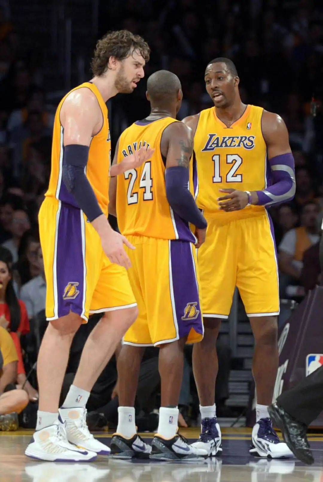 菲尔-琼斯：阿森纳可以充分利用拜仁在定位球防守上的弱点（菲尔-琼斯：拜仁定位球防守有漏洞，阿森纳可大做文章）