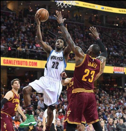 里程碑，亚泰37岁前锋谭龙已在中超出战200场比赛（37岁谭龙达成中超200场里程碑，亚泰前锋再添荣誉）