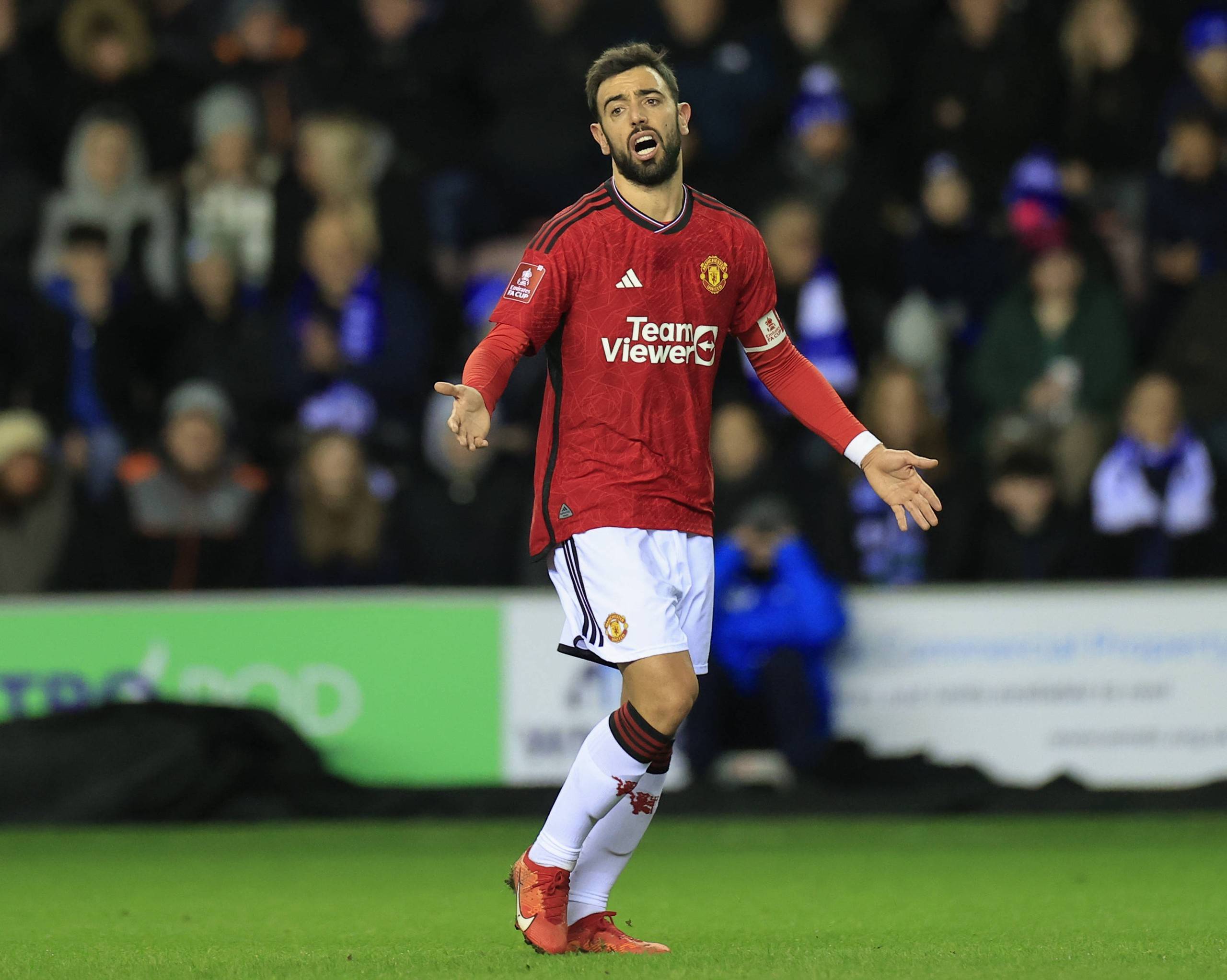 万项：距离理想中的球员还差很多；最后两场比赛不会放松（万项：离理想球员标准仍有差距，收官两战不松懈）