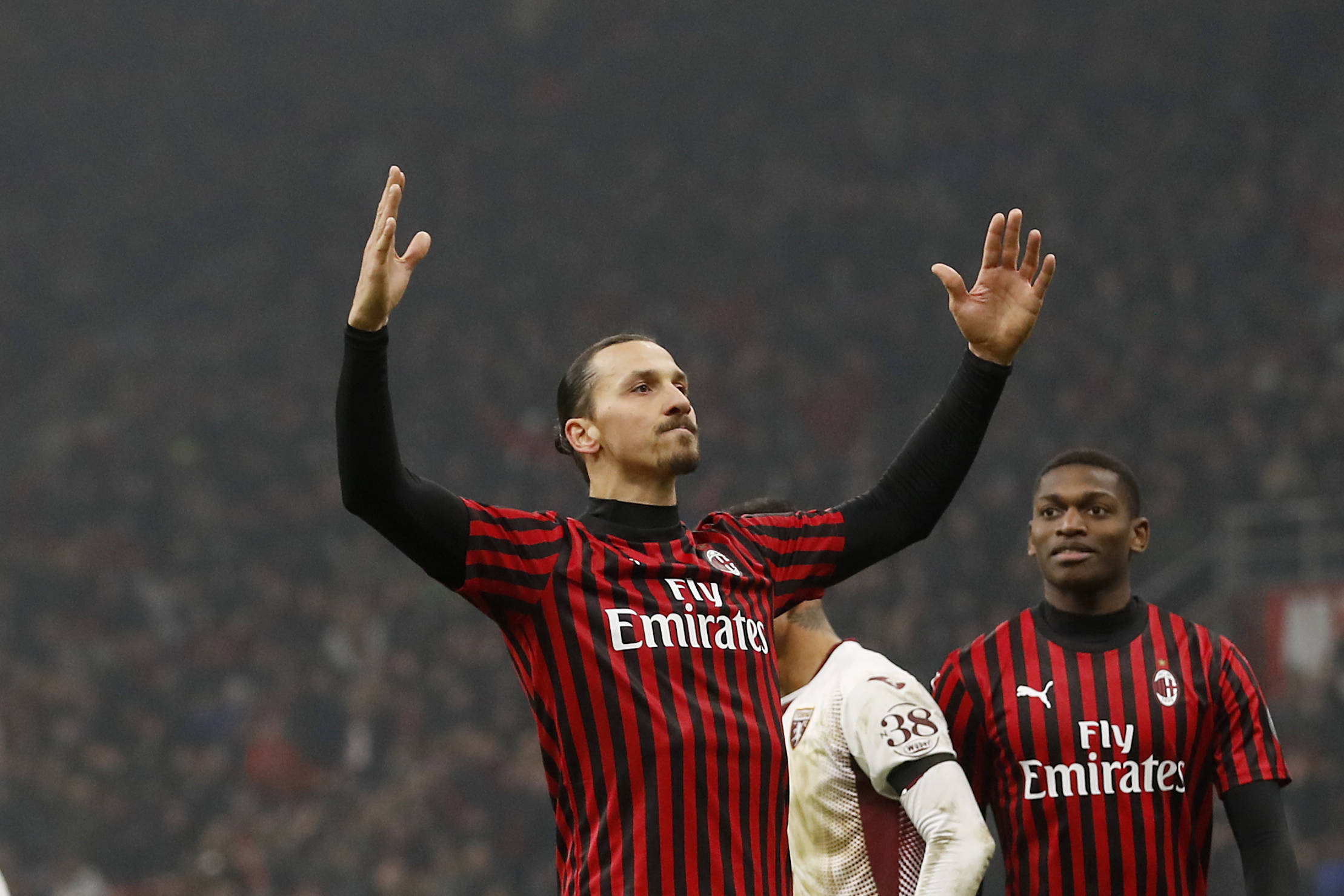 篮网爆冷胜绿军，三分雨浇灭凯尔特人反扑火焰