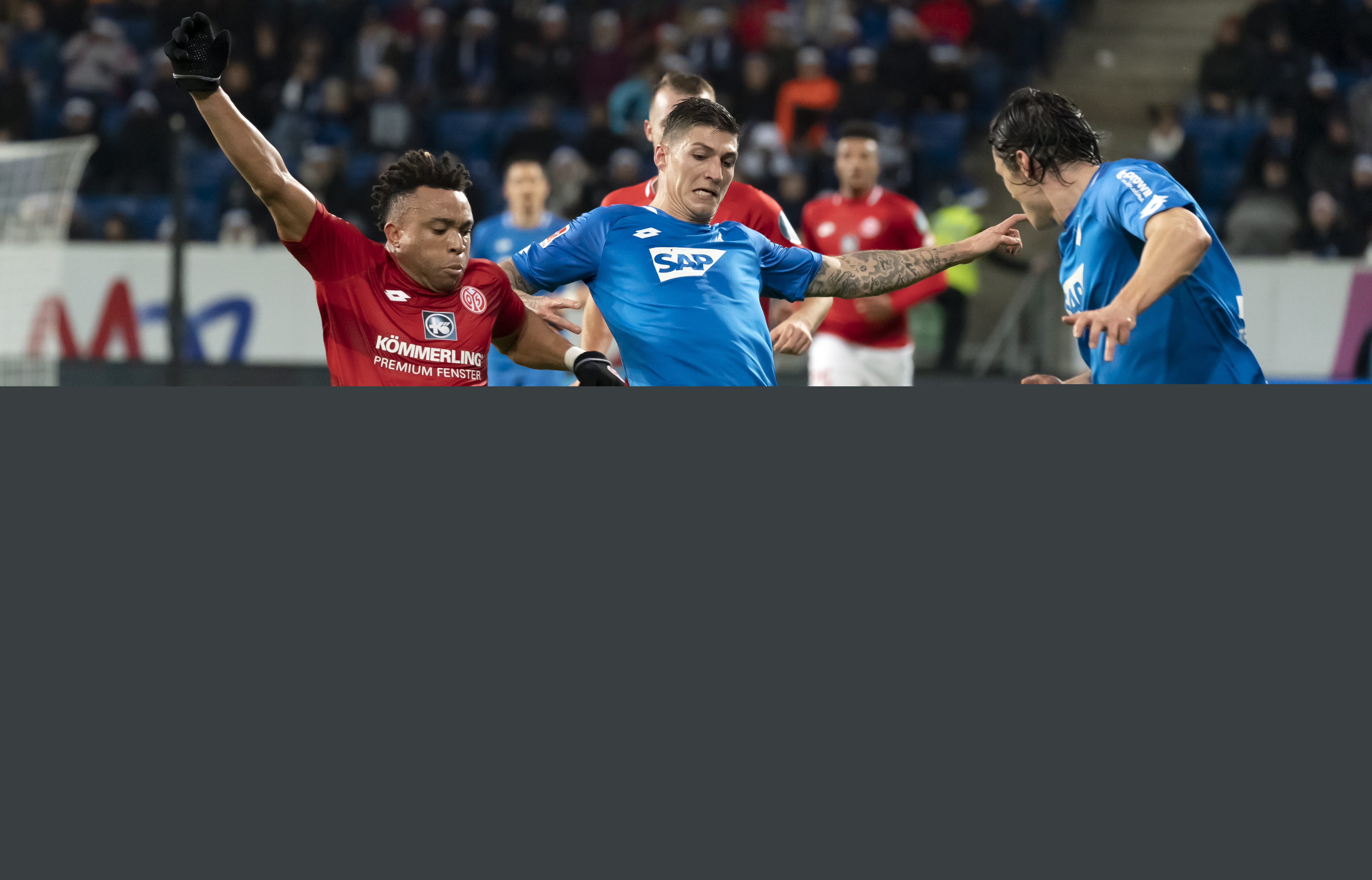 C罗晒与特朗普合照：感谢总统先生的邀请和热情欢迎（C罗晒与特朗普合影：感谢总统先生的邀请与热情接待）